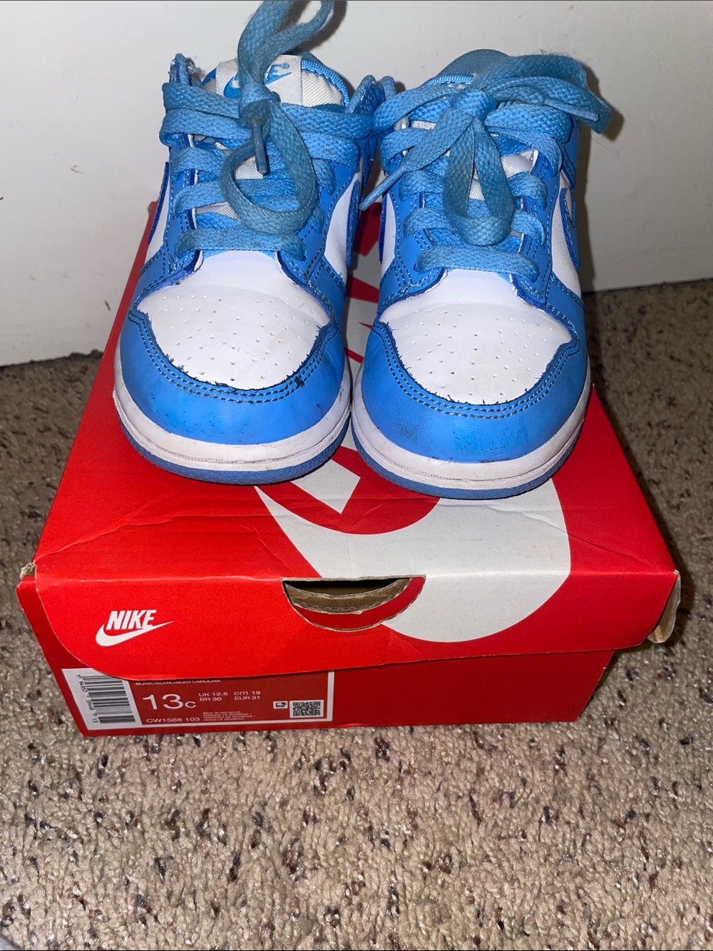 Nike Kids White and Blue Low-Top Sneakers